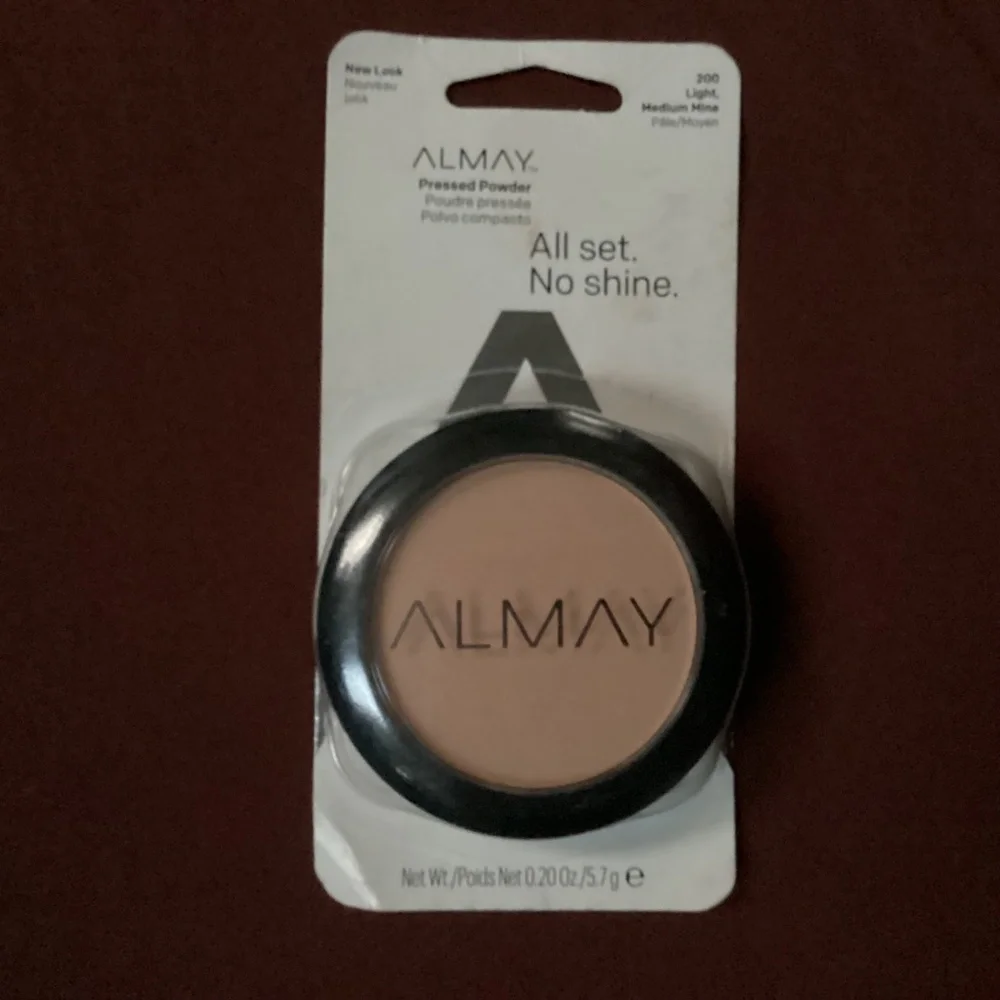 Almay Pressed Powder 200 Light Medium Net Wt. 0.20 oz/5.7 g New/Sealed